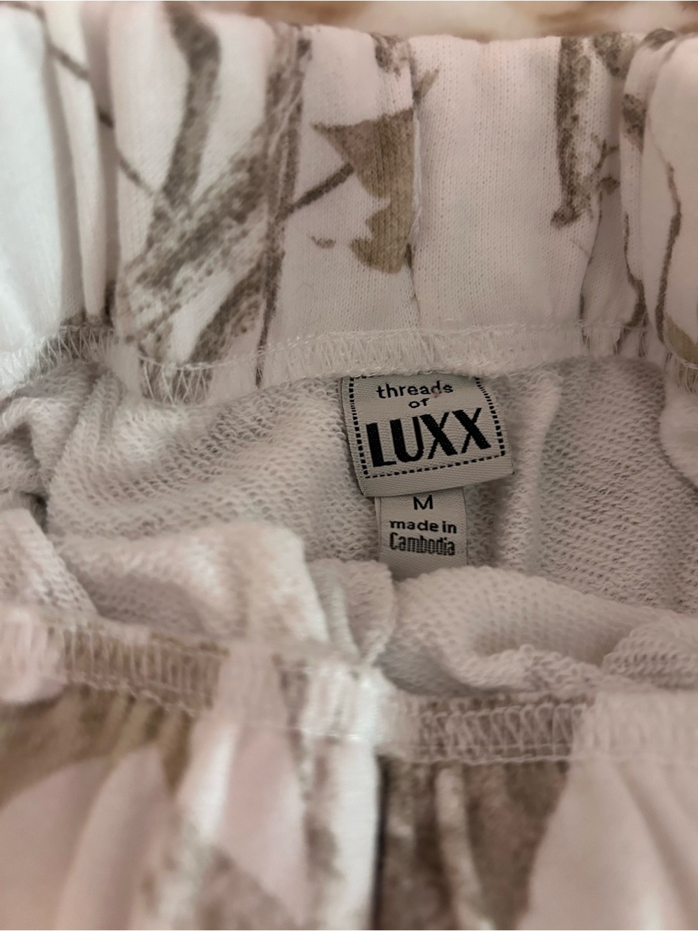 Luxx White Shorts with Beige Leaf Camouflage Print - Picture 2 of 2